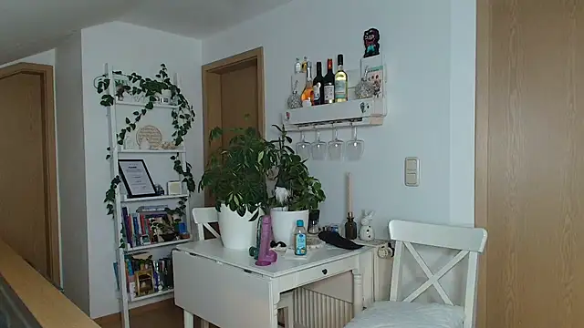 Snapshot of BrownieyQueen chatting on December 2, 2024, 4:53 pm BrownieyQueen online show from December 2, 2024, 4:53 pm