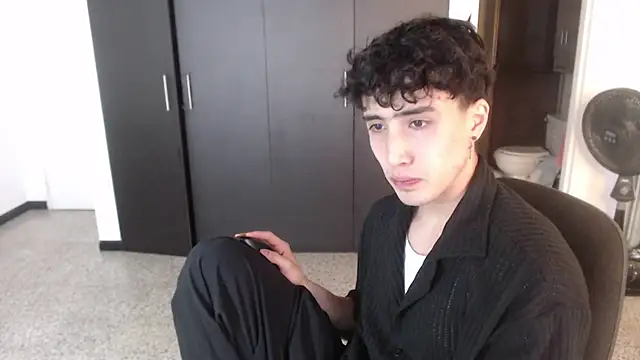 gojo satoru 18 online show from February 27, 2025, 12:13 pm