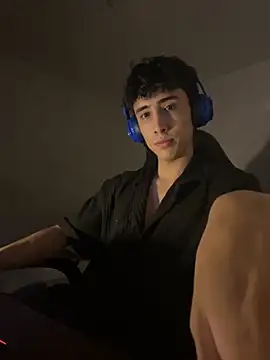 gojo satoru 18 online show from November 18, 2025, 3:56 am