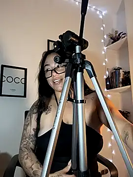 helena smith online show from February 6, 2025, 10:37 am