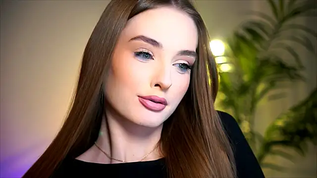 petitegonwiild online show from October 16, 2025, 6:42 pm