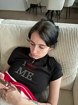 Lena Lang online show from March 16, 2026, 2:43 pm