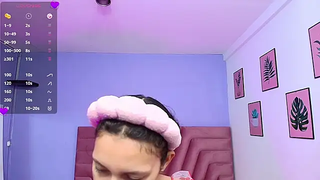 Beautifulskinny18 online show from February 5, 2025, 7:53 pm