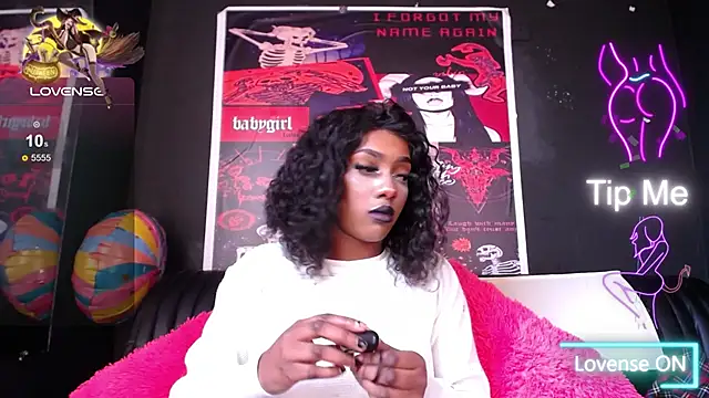 TIFFANYYSTAR online show from March 17, 2025, 2:23 pm