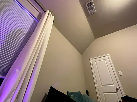 wynterheat online show from November 24, 2025, 8:47 am