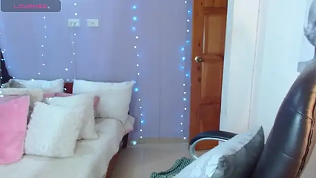 Paulina 627 online show from November 22, 2025, 4:17 pm