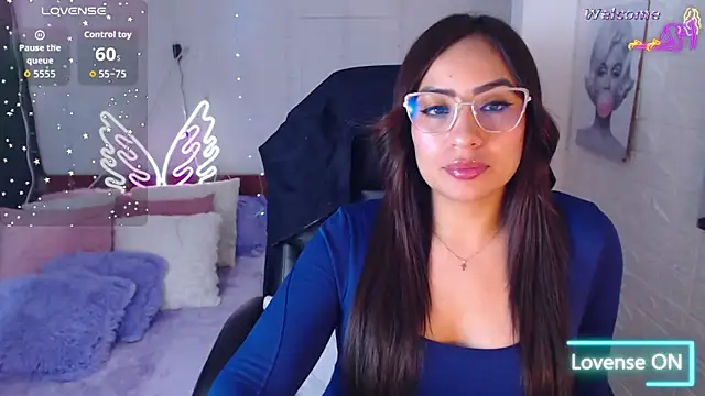 Snapshot of Paulina_627 chatting on April 21, 2026, 4:45 pm Paulina 627 online show from April 21, 2026, 4:45 pm