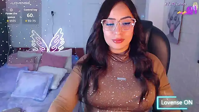 Snapshot of Paulina_627 chatting on May 8, 2026, 4:45 pm Paulina 627 online show from May 8, 2026, 4:45 pm