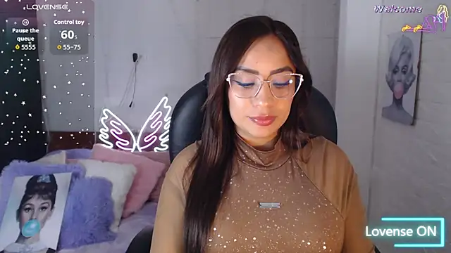 Snapshot of Paulina_627 chatting on May 25, 2026, 4:13 pm Paulina 627 online show from May 25, 2026, 4:13 pm