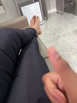 Snapshot of Palomasoouzaaak chatting on February 6, 2026, 11:02 am Palomasoouzaaak online show from February 6, 2026, 11:02 am