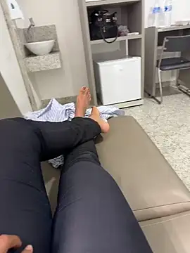 Snapshot of Palomasoouzaaak chatting on February 9, 2026, 3:27 pm Palomasoouzaaak online show from February 9, 2026, 3:27 pm