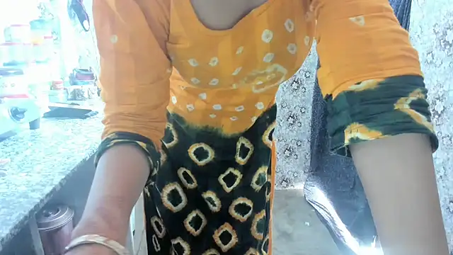 aarjulove online show from March 15, 2025, 7:53 am