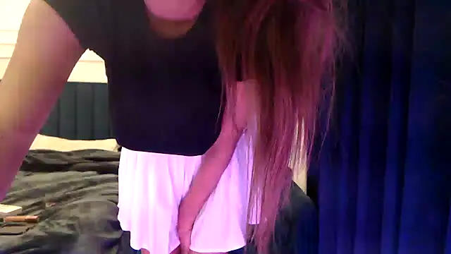 Snapshot of chhui_mui chatting on May 3, 2026, 8:37 pm chhui mui online show from May 3, 2026, 8:37 pm