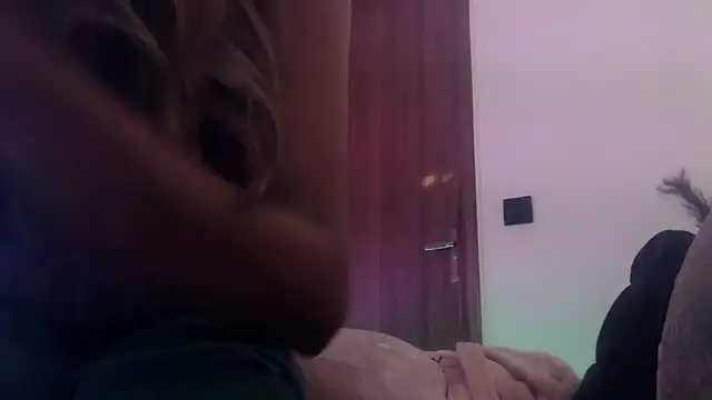 Snapshot of chhui_mui chatting on June 3, 2026, 11:57 am chhui mui online show from June 3, 2026, 11:57 am