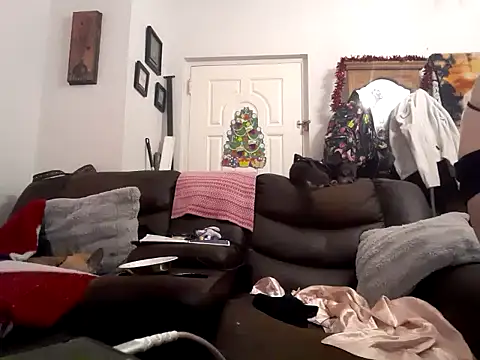 Snapshot of fantasymade69 chatting on December 8, 2024, 8:41 am fantasymade69 online show from December 8, 2024, 8:41 am