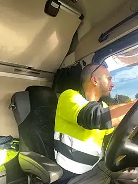 Snapshot of donnuozfutura chatting on December 31, 2024, 1:08 pm donnuozfutura online show from December 31, 2024, 1:08 pm