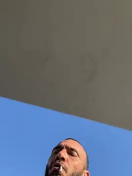 Snapshot of donnuozfutura chatting on February 6, 2025, 8:50 am donnuozfutura online show from February 6, 2025, 8:50 am