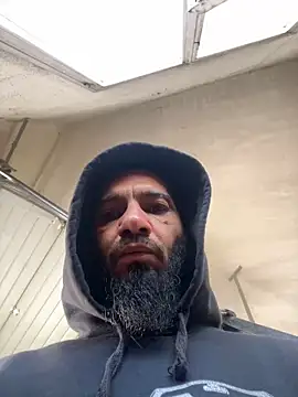 Snapshot of donnuozfutura chatting on March 18, 2025, 9:52 am donnuozfutura online show from March 18, 2025, 9:52 am