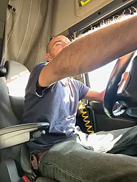 Snapshot of donnuozfutura chatting on October 8, 2025, 8:12 am donnuozfutura online show from October 8, 2025, 8:12 am