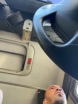 Snapshot of donnuozfutura chatting on October 27, 2025, 8:51 am donnuozfutura online show from October 27, 2025, 8:51 am