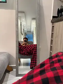 Logan smith1 online show from April 9, 2026, 5:29 am