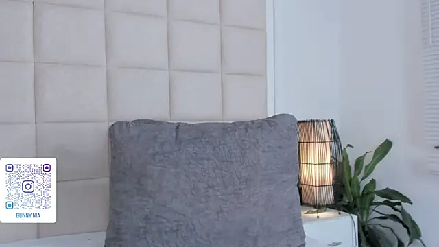 Nia Bunny online show from September 9, 2025, 1:32 pm