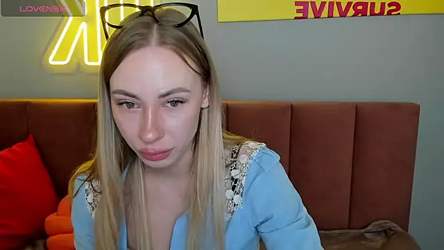 Diana Garrett online show from April 7, 2026, 2:01 am