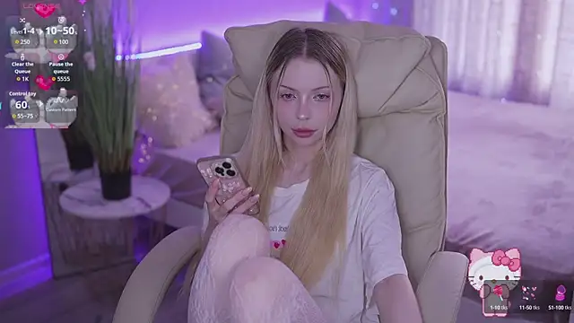 Snapshot of EviStar chatting on September 19, 2025, 8:27 am EviStar online show from September 19, 2025, 8:27 am