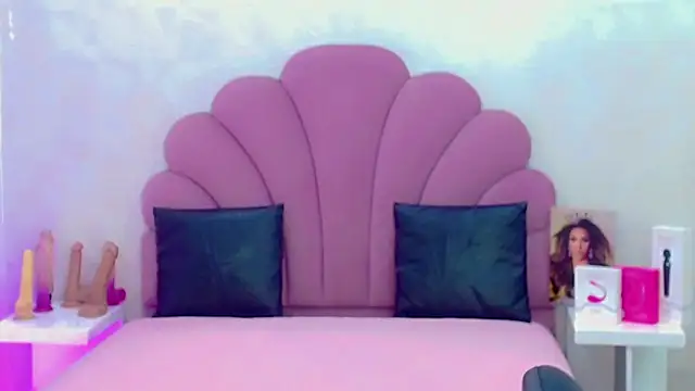 briana sex32 online show from April 16, 2026, 3:51 am