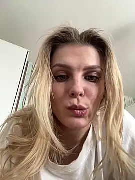 Snapshot of Liya_my chatting on May 30, 2026, 11:51 am Liya my online show from May 30, 2026, 11:51 am