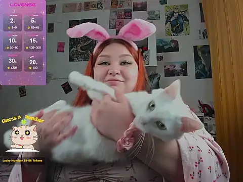 Snapshot of Helen_Shine chatting on December 17, 2024, 5:58 pm Helen Shine online show from December 17, 2024, 5:58 pm