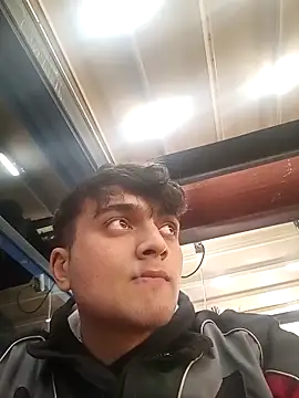 boy 3835 online show from March 18, 2025, 10:37 pm