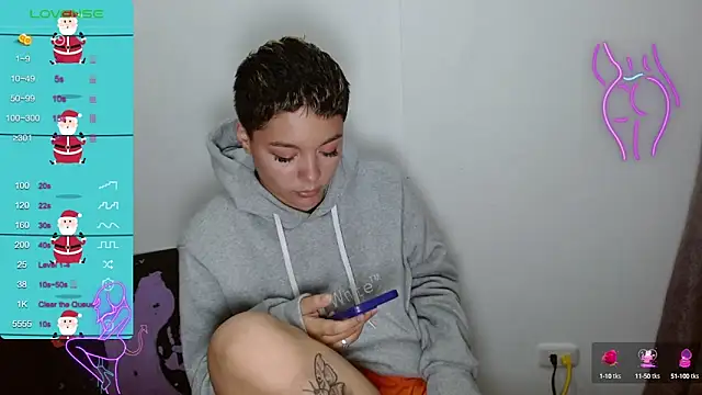 Snapshot of TRIXIE_TANG28 chatting on January 28, 2025, 2:21 am TRIXIE TANG28 online show from January 28, 2025, 2:21 am