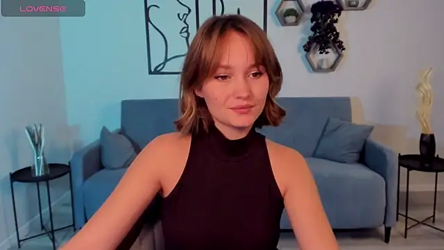 BritnieCute online show from October 27, 2025, 5:33 am