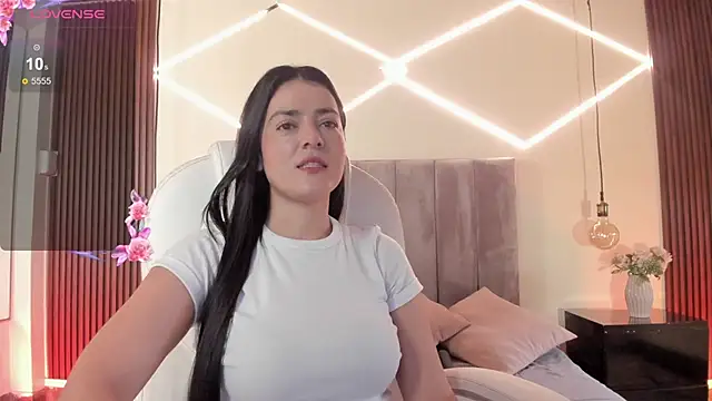 BellaClaiir online show from January 12, 2026, 3:28 pm