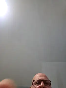 dickinyouto online show from February 1, 2026, 11:42 am