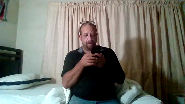 Snapshot of Exhibitionist040577 chatting on November 14, 2025, 3:05 am Exhibitionist040577 online show from November 14, 2025, 3:05 am