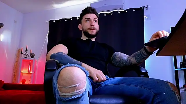 MightyAaron66 online show from April 7, 2026, 4:35 am