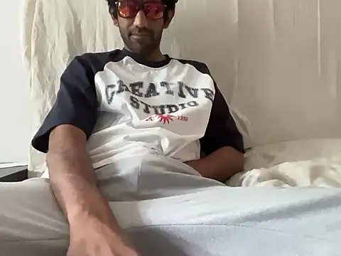 Snapshot of dominanthubby chatting on June 10, 2026, 9:19 am dominanthubby online show from June 10, 2026, 9:19 am