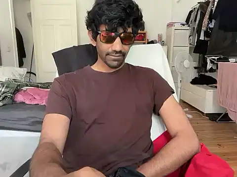 Snapshot of dominanthubby chatting on June 16, 2026, 7:44 am dominanthubby online show from June 16, 2026, 7:44 am