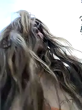 cuteluci  online show from February 2, 2025, 12:02 pm