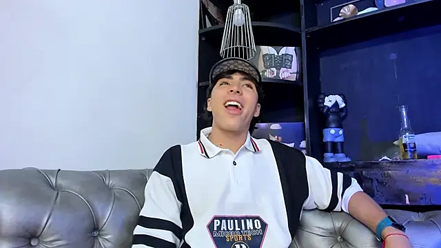 HeellBoy  online show from November 20, 2025, 8:08 pm