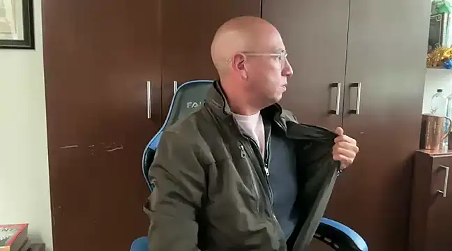 alanan881 online show from December 22, 2024, 4:59 pm