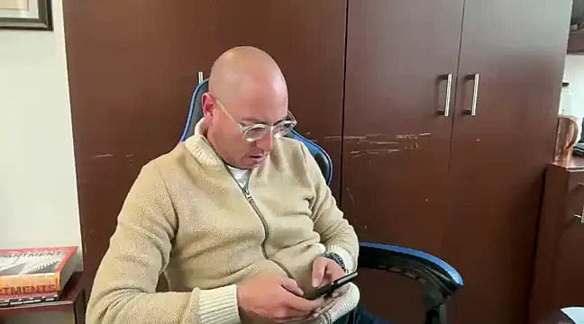 alanan881 online show from January 17, 2025, 9:28 pm