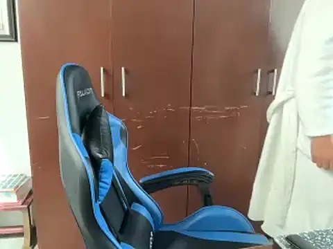 alanan881 online show from March 1, 2025, 5:16 pm