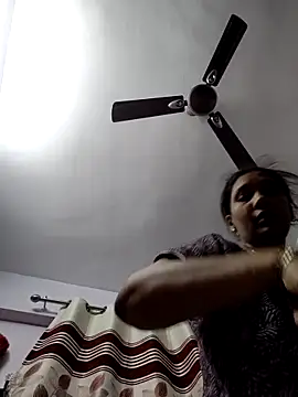 samitasharma online show from October 9, 2025, 9:46 pm