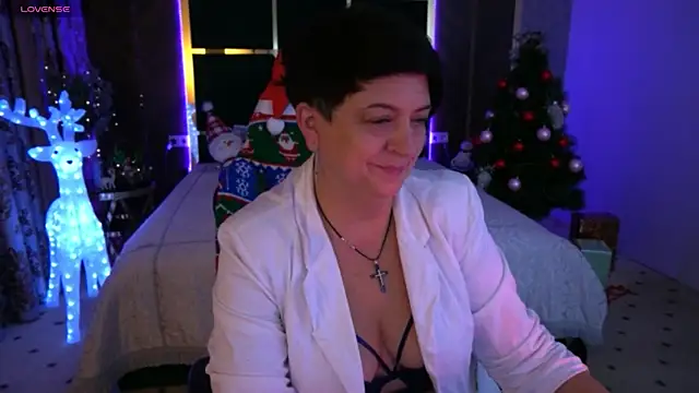 Snapshot of MilaSkyy chatting on December 31, 2024, 6:46 pm MilaSkyy online show from December 31, 2024, 6:46 pm