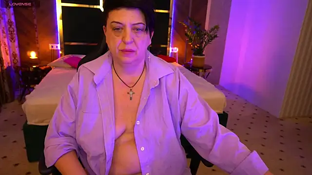 Snapshot of MilaSkyy chatting on March 11, 2025, 5:49 am MilaSkyy online show from March 11, 2025, 5:49 am