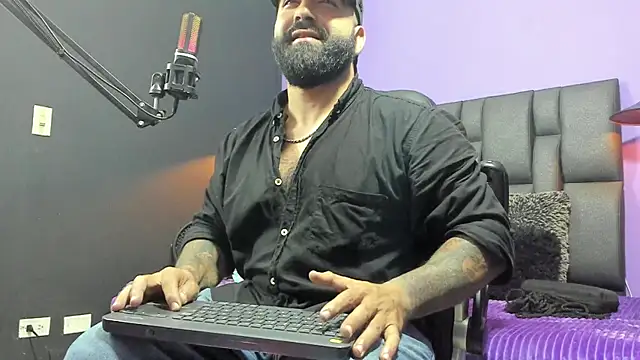 Snapshot of Lyon_vach chatting on April 14, 2026, 1:00 am Lyon vach online show from April 14, 2026, 1:00 am