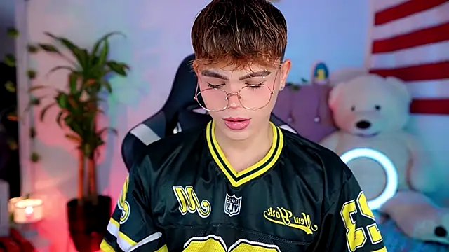 PRINCE STEV online show from November 17, 2025, 8:03 pm